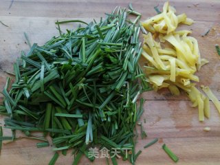 韭菜炒绿豆芽步骤2 韭菜炒绿豆芽步骤2