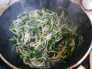 韭菜炒绿豆芽步骤5 韭菜炒绿豆芽步骤5