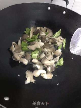 辣炒平菇步骤2