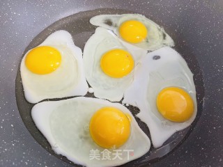 超级下饭的酱油荷包蛋步骤1
