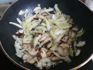香菇白菜炒肉丝步骤4 香菇白菜炒肉丝步骤4