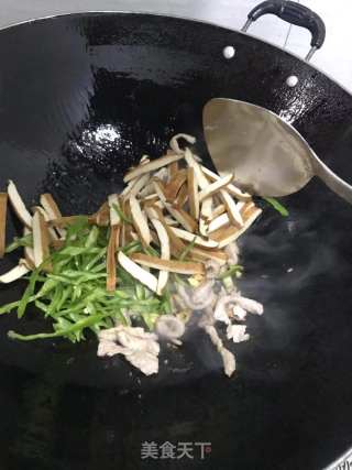 辣炒豆干肉丝步骤3
