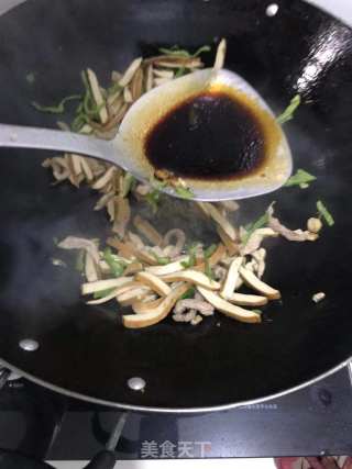 辣炒豆干肉丝步骤5