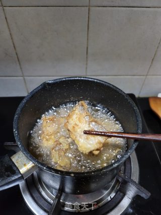 老干妈焖带鱼步骤7