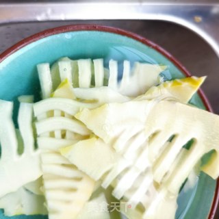 春笋蒸腊肉步骤5