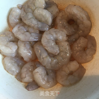 虾仁鸡蛋炒芦笋步骤1 虾仁鸡蛋炒芦笋步骤1