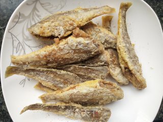 酥炸小黄鱼步骤8