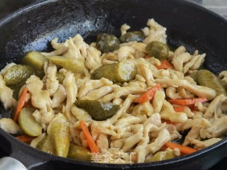 酸甜青瓜炒鸡丝步骤6