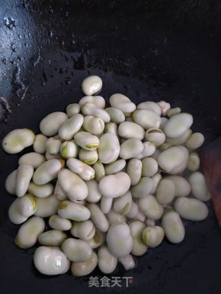 素焖蚕豆步骤3