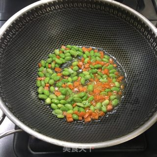 胡萝卜毛豆炒腌菜步骤2