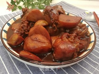 色泽鲜亮，软糯香甜的慈姑炖鸡步骤7