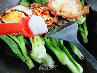 菜芯烧鸡蛋步骤7