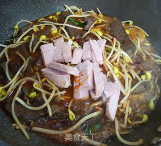 火锅底料烧鸭血步骤5