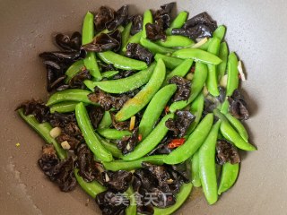 木耳炒甜豆步骤8