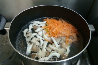 凉拌菠菜平菇步骤4 凉拌菠菜平菇步骤4