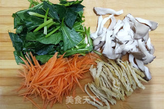 凉拌菠菜平菇步骤2 凉拌菠菜平菇步骤2