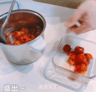 炒红果老北京传统开胃小吃,在家竟然只需一步就能做好!步骤4 炒红果老北京传统开胃小吃,在家竟然只需一步就能做好!步骤4