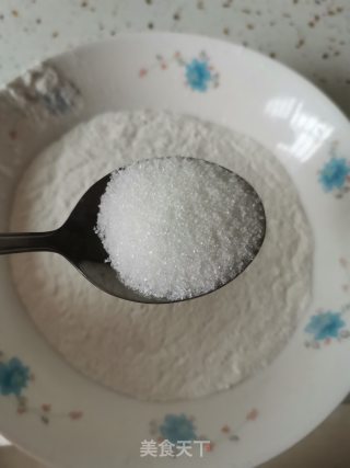 馿打滚，老北京的特色点心，疫情期间出不了门，那就吃点北京的小吃，满足下呗步骤1