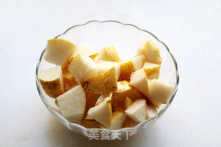 冬日清肺必备饮品:小吊梨汤步骤1 冬日清肺必备饮品:小吊梨汤步骤1