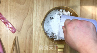 广式白糖糕,材料简单口感醇香,爽口不粘牙,有一种独特的香味。步骤2 广式白糖糕,材料简单口感醇香,爽口不粘牙,有一种独特的香味。步骤2