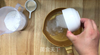 广式白糖糕,材料简单口感醇香,爽口不粘牙,有一种独特的香味。步骤1 广式白糖糕,材料简单口感醇香,爽口不粘牙,有一种独特的香味。步骤1