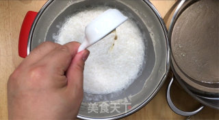 广式白糖糕,材料简单口感醇香,爽口不粘牙,有一种独特的香味。步骤9 广式白糖糕,材料简单口感醇香,爽口不粘牙,有一种独特的香味。步骤9
