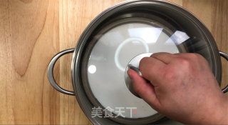 广式白糖糕,材料简单口感醇香,爽口不粘牙,有一种独特的香味。步骤11 广式白糖糕,材料简单口感醇香,爽口不粘牙,有一种独特的香味。步骤11