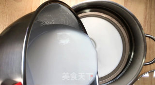 广式白糖糕,材料简单口感醇香,爽口不粘牙,有一种独特的香味。步骤10 广式白糖糕,材料简单口感醇香,爽口不粘牙,有一种独特的香味。步骤10