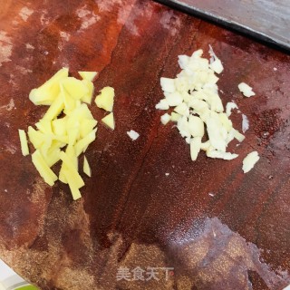 潮州牛肉丸粿条步骤1 潮州牛肉丸粿条步骤1