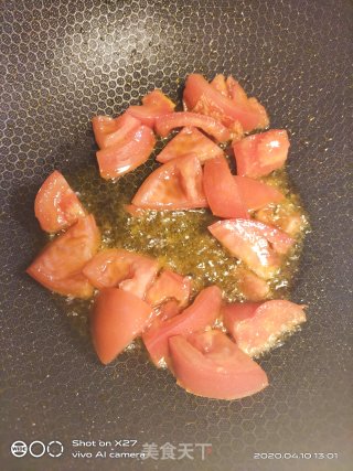 手撕鸡炒河粉步骤2 手撕鸡炒河粉步骤2