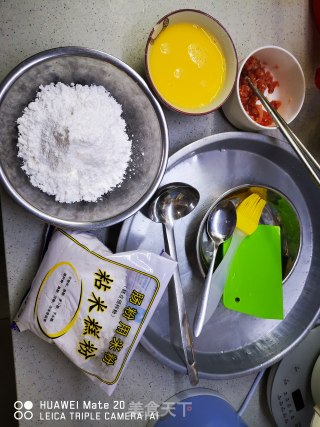 肉末鸡蛋肠粉步骤1