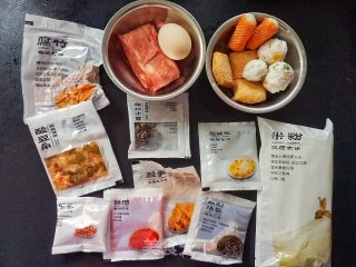 豪华版螺蛳粉步骤1 豪华版螺蛳粉步骤1