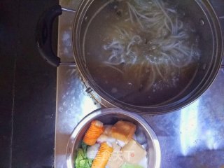 豪华版螺蛳粉步骤4 豪华版螺蛳粉步骤4