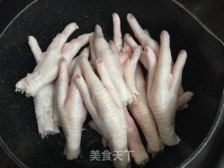 广式早茶豆鼓蒸凤爪步骤1