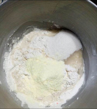 FLUFF棉花糖金沙奶黄包步骤1