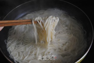 沙茶草菇肉酱面步骤4 沙茶草菇肉酱面步骤4