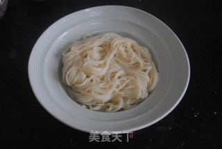 沙茶草菇肉酱面步骤6 沙茶草菇肉酱面步骤6