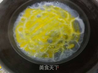 【学生早餐】鸡蛋肠粉步骤5 【学生早餐】鸡蛋肠粉步骤5