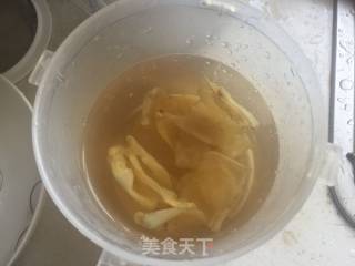 【广东】牛奶炖花胶步骤2
