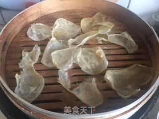 【广东】牛奶炖花胶步骤1