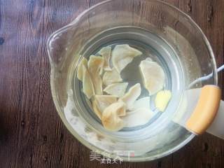 广东靓汤：熬夜必备花旗参响螺片汤步骤2