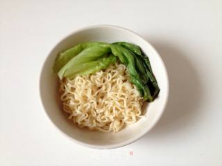 粤式王牌鲜虾云吞面步骤17 粤式王牌鲜虾云吞面步骤17
