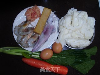 家常面食~滑溜鲜味沙河粉步骤1
