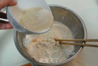 用面粉做出的广东新春意头菜 ——【发财就手卷】步骤1 用面粉做出的广东新春意头菜 ——【发财就手卷】步骤1