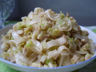 肉饼包菜炒粿条步骤7 肉饼包菜炒粿条步骤7