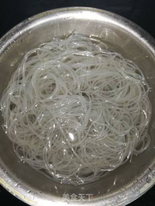 简易酸辣粉步骤1