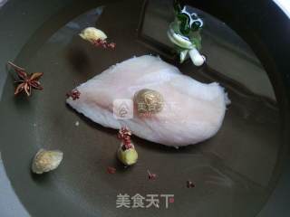 麻辣鸡丝凉面步骤1 麻辣鸡丝凉面步骤1