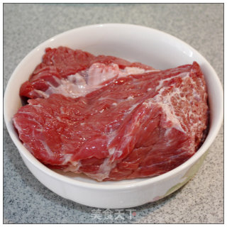 绵阳人最爱的早餐米粉臊子-----牛肉干笋臊子步骤2 绵阳人最爱的早餐米粉臊子-----牛肉干笋臊子步骤2