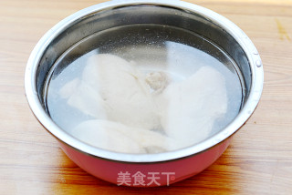 凉面也能吃出冰火两重天——酸辣鸡丝凉面步骤3 凉面也能吃出冰火两重天——酸辣鸡丝凉面步骤3