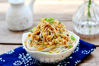 凉面也能吃出冰火两重天——酸辣鸡丝凉面步骤9 凉面也能吃出冰火两重天——酸辣鸡丝凉面步骤9